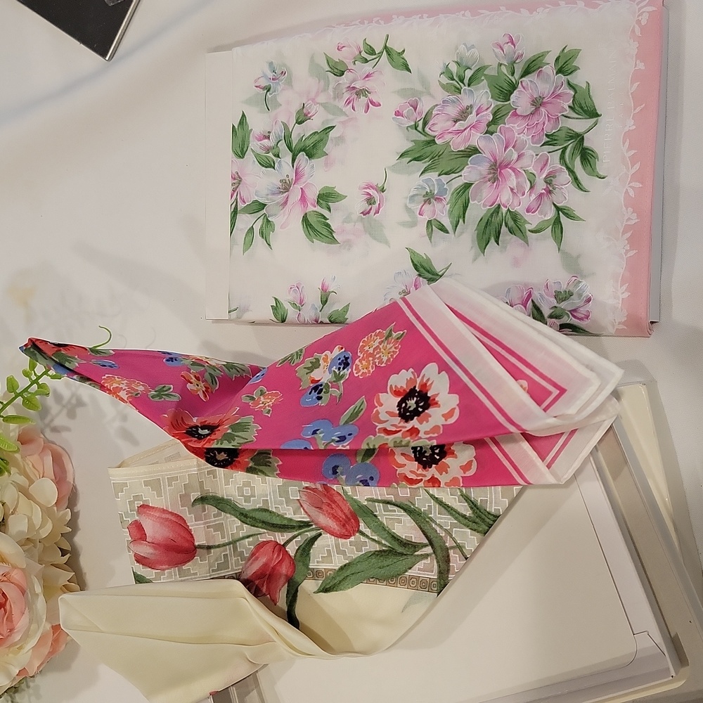 New & Authentic Pierre Balmain & Ungaro handkerchiefs - Picture 5 of 7